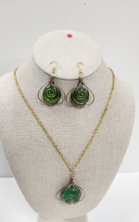 Set - Necklace and Earrings - Green Nugget